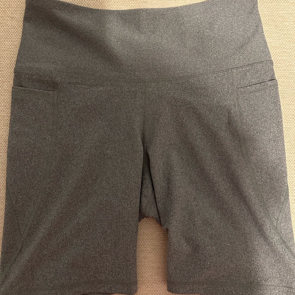NWOT Old Navy Powersoft Bike Shorts